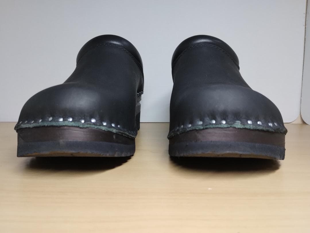 サボ トロエントープ TROENTORP 黒 レザー クロッグサンダル スタッズ