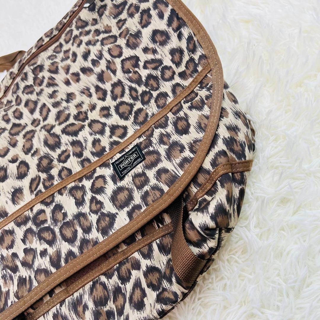 【極美品】ヘッドポーター　メッセンジャーバッグ　豹柄