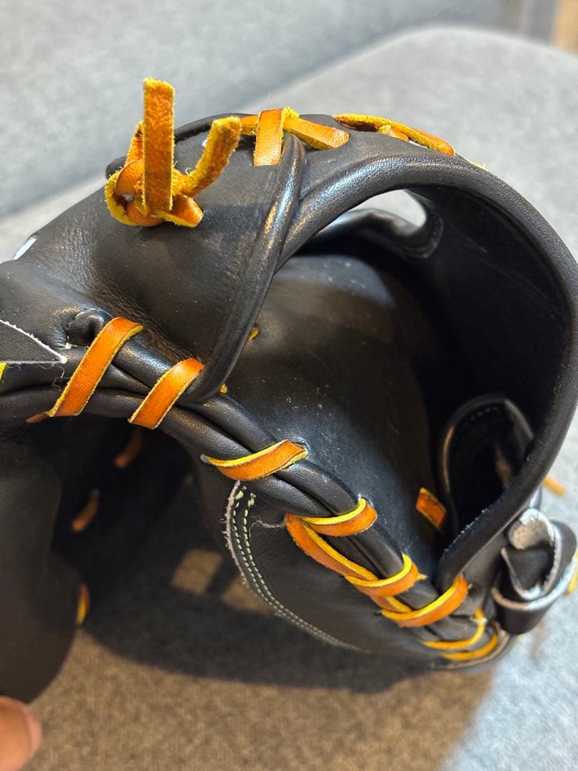 硬式野球キャッチャーミット黒/オレンジ