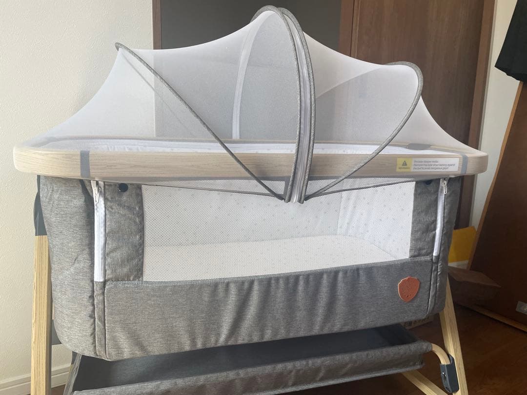 HZDMJ グレー ベビーベッド メッシュカバー付き
