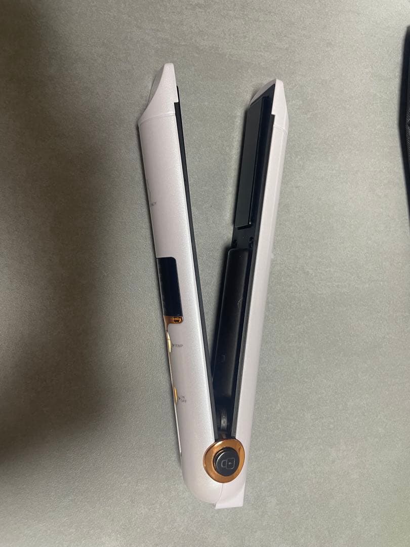 agetuya ブラシヘアアイロン 充電スタンドADORIC beautyつき