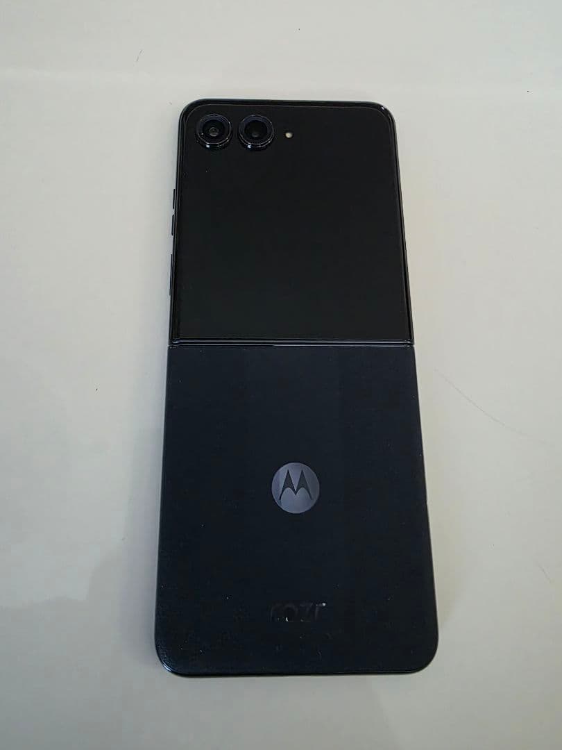 Motorola razr 50 ultra 国内正規版 おサイフ使えます。