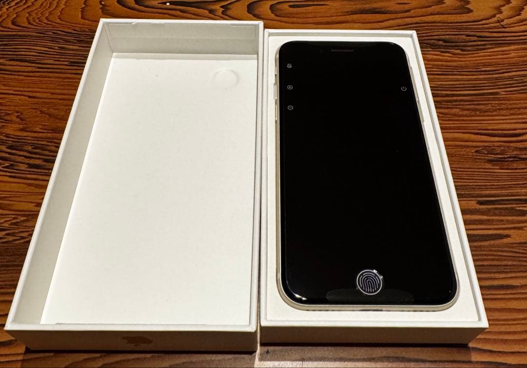 iPhone SE3(第3世代) スターライト　64GB