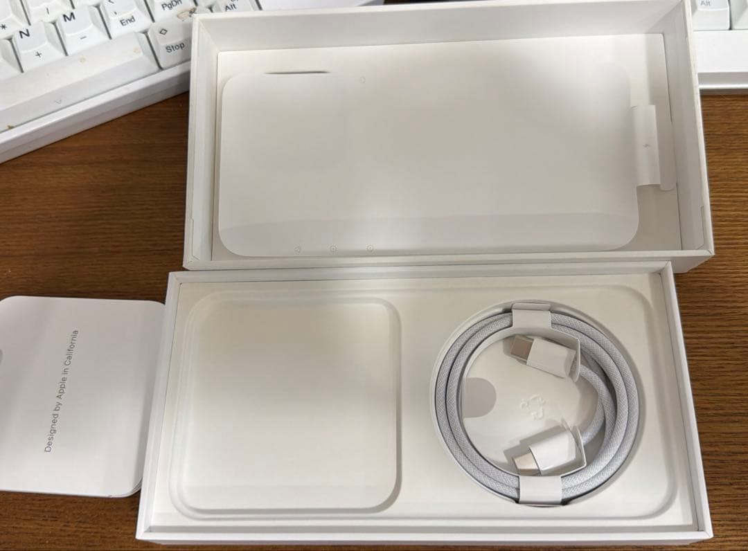 【美品】iPhone 15 Pro Max ホワイト SIMフリー