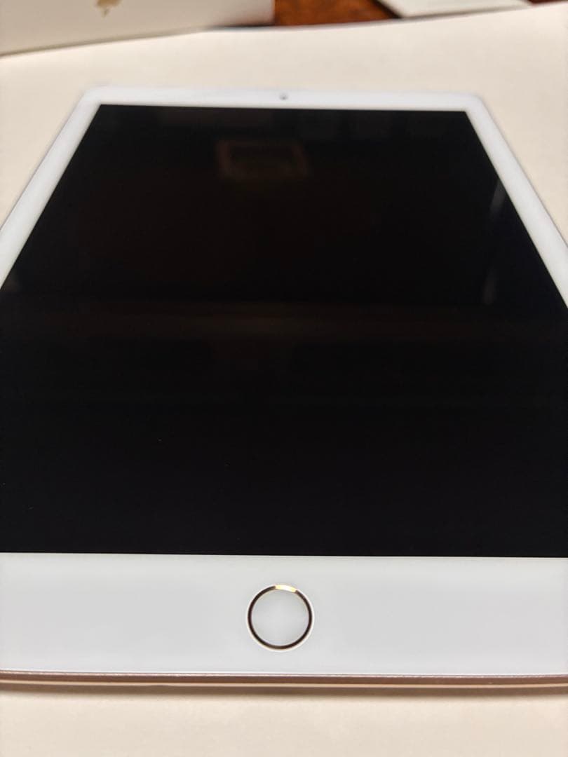 Apple iPad (第5世代) 32GB 本体プラス箱付き