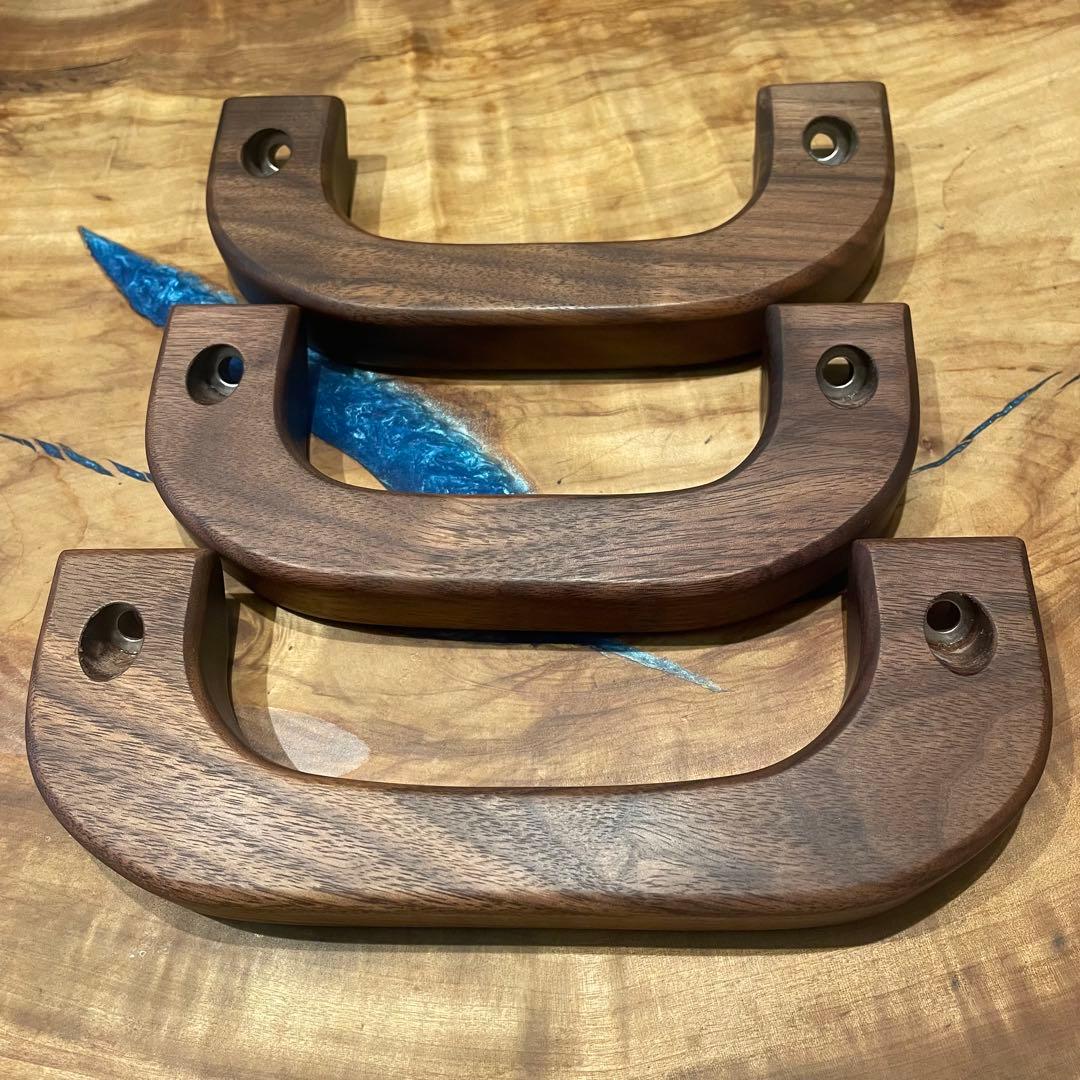 キャラバンE26 ウォールナットアシストグリップ　３点セット