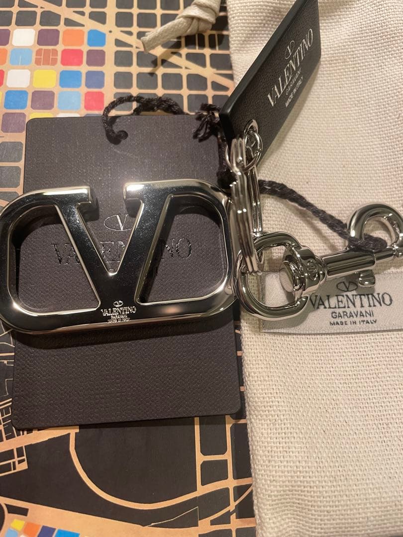 VALENTINO GARAVANI ブラックメタル　キーホルダー