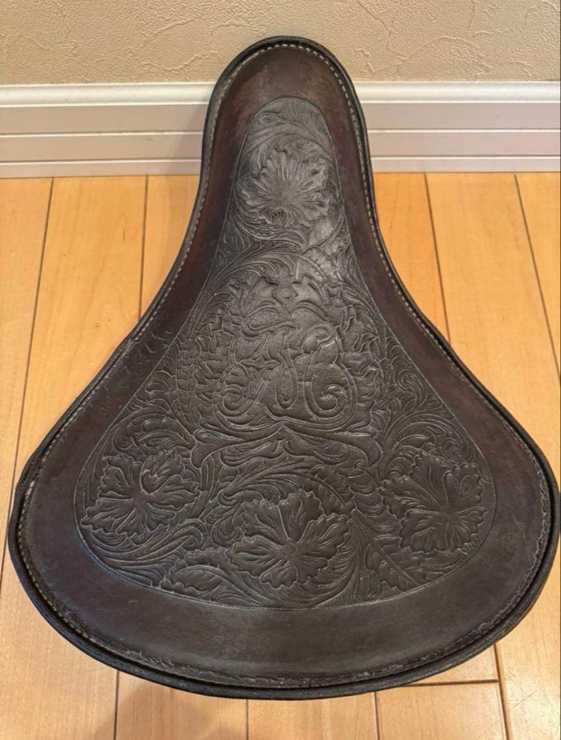 ハーレー　ソロシート　サドルシート　チョッパー　本革