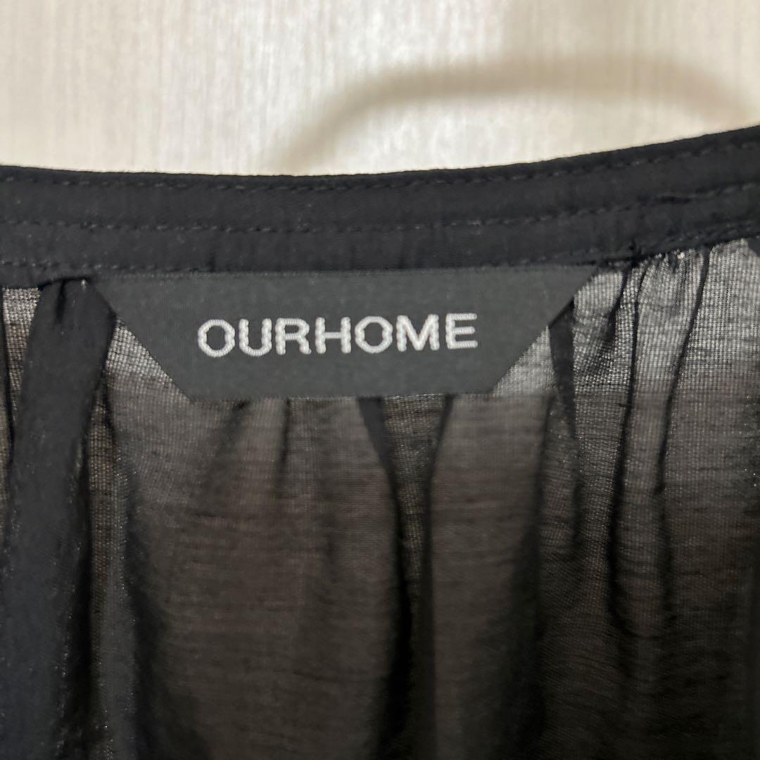 OUR 柔らかな透け感ギャザーブラウス