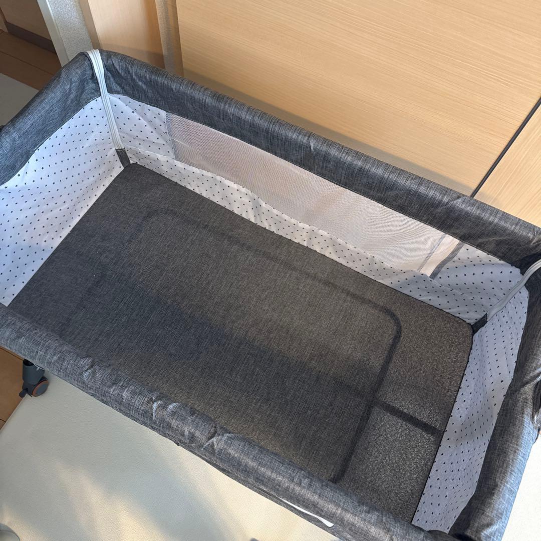 【美品】ベビーベッド 折りたたみ キャスター ミニ