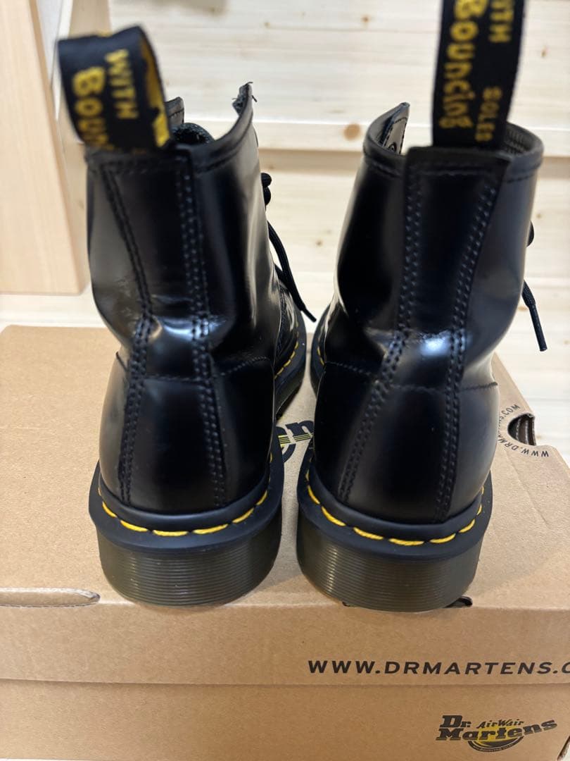 Dr. Martens 6ホール ブーツ（UK6／EU39）