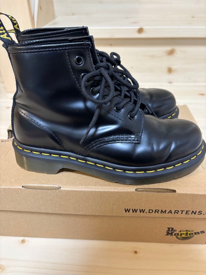 Dr. Martens 6ホール ブーツ（UK6／EU39）