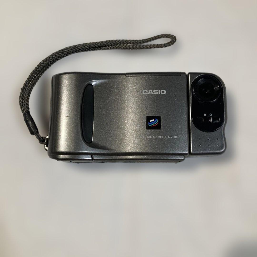 CASIO デジタルカメラ グレー