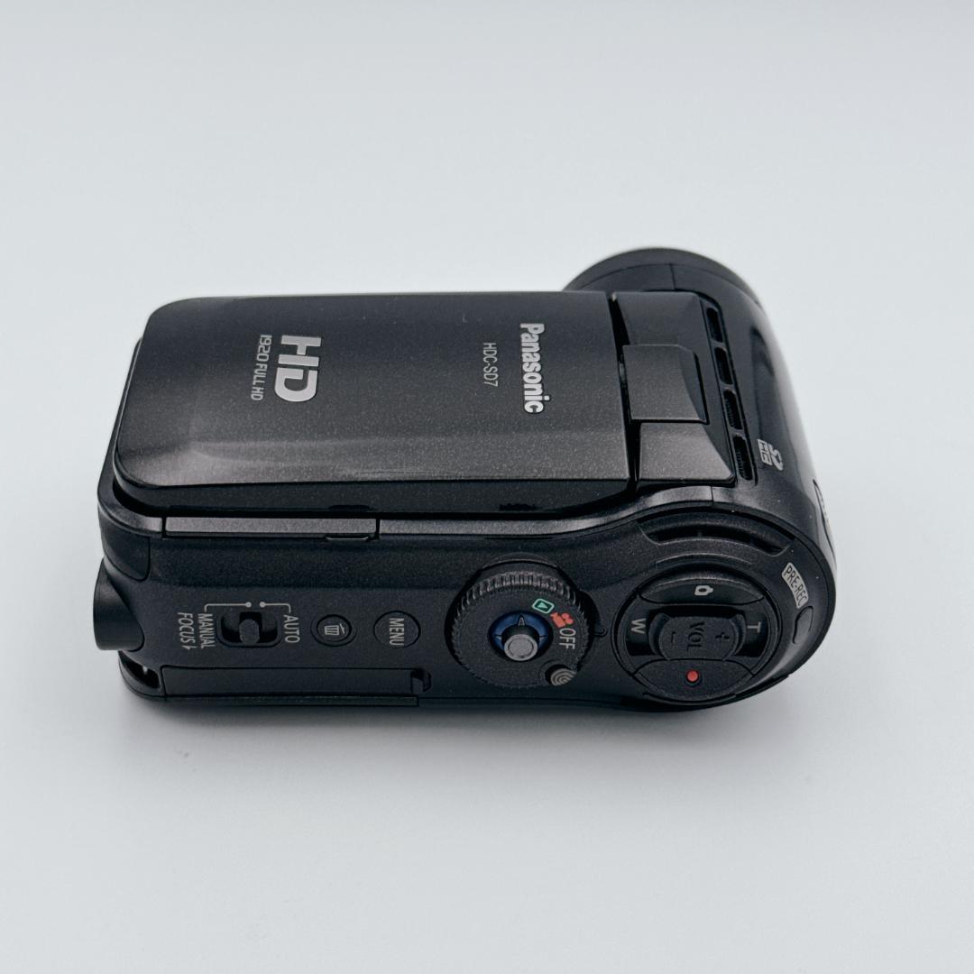 【美品】パナソニック デジタルハイビジョンビデオカメラ HDC-SD7