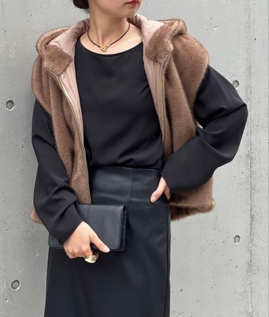 ガリャルダガランテ GALLARDAGALANTE　ラウンドブラウスTee 黒