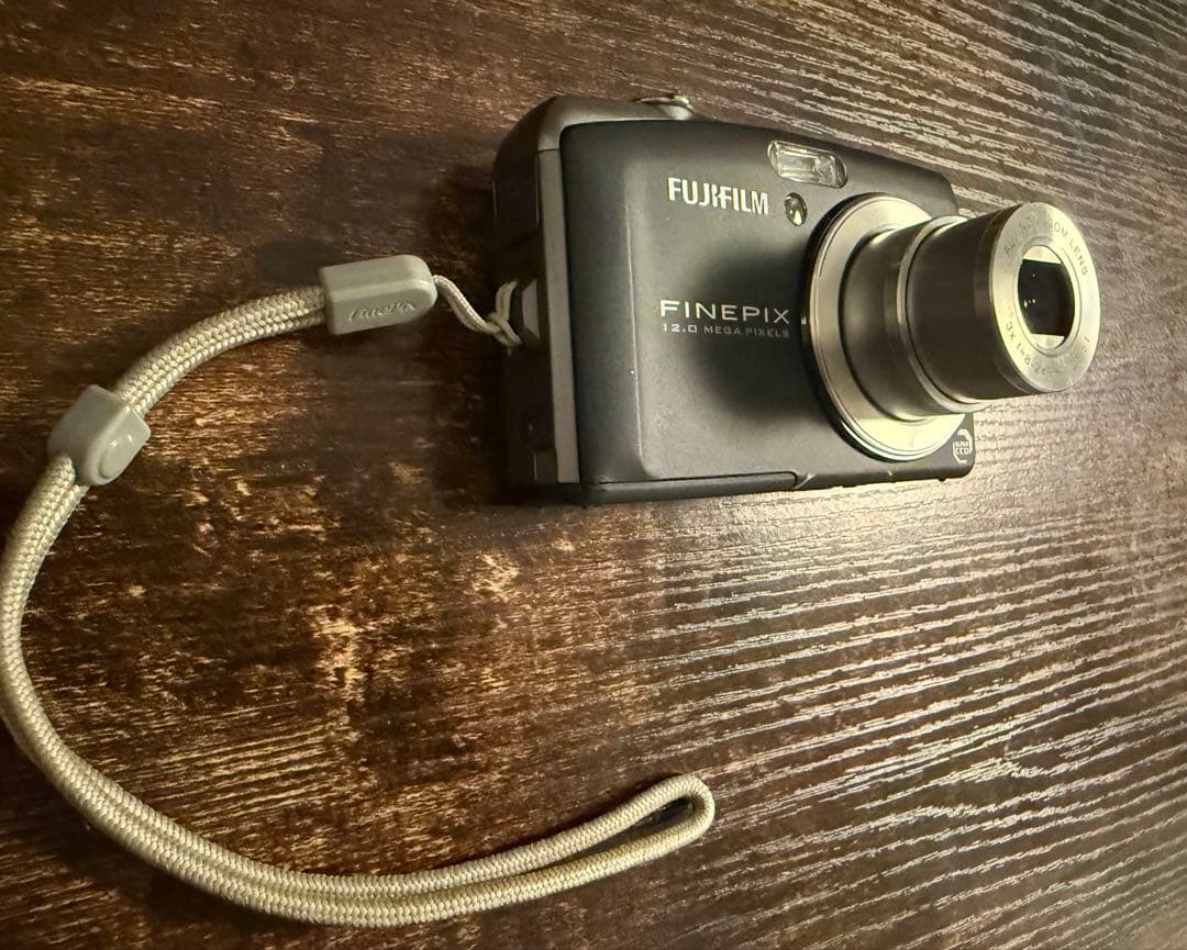 富士フイルムのデジタルカメラFUJIFILM 「FinePix F60fd」