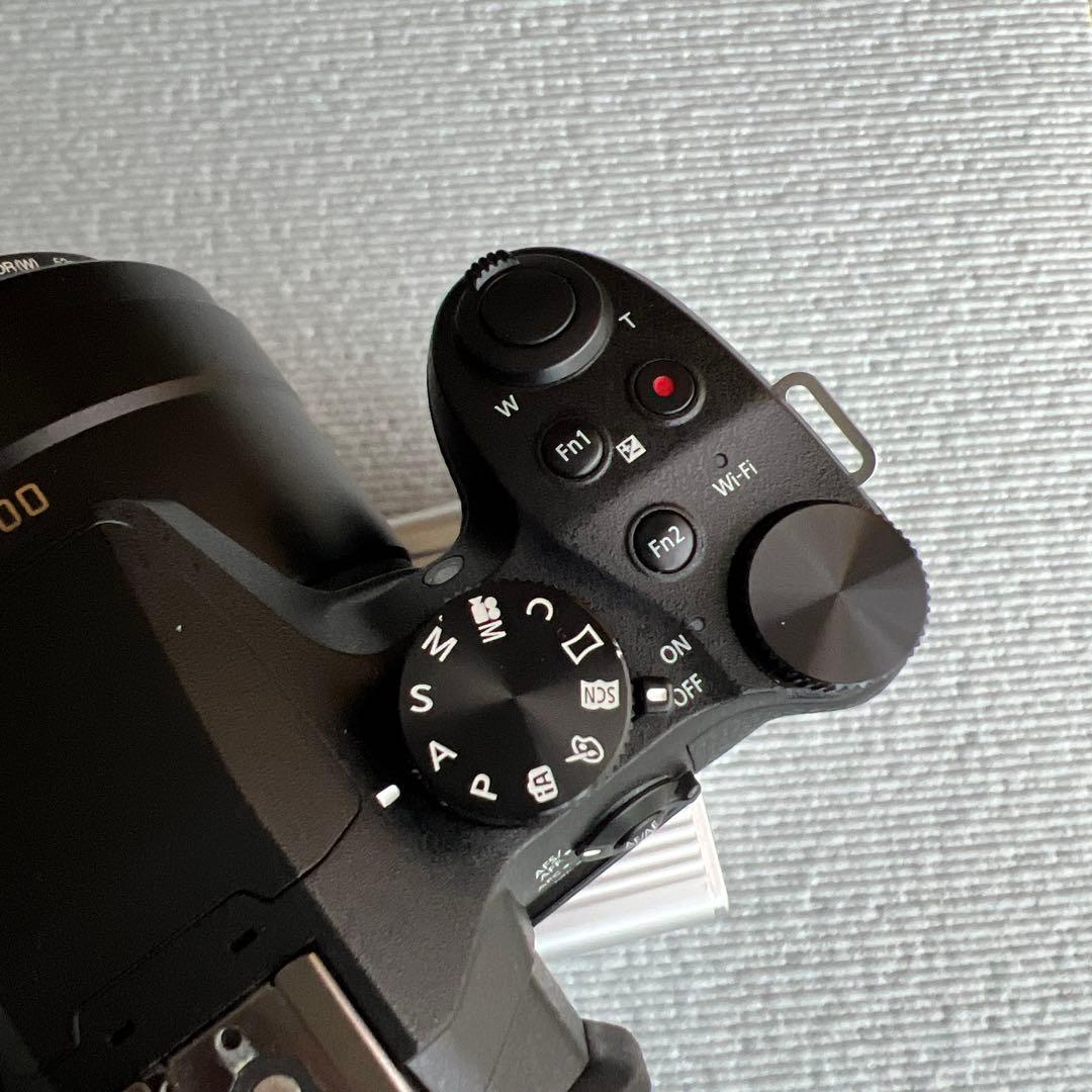 Panasonic LUMIX DMC-FZ300 ショット数3302回