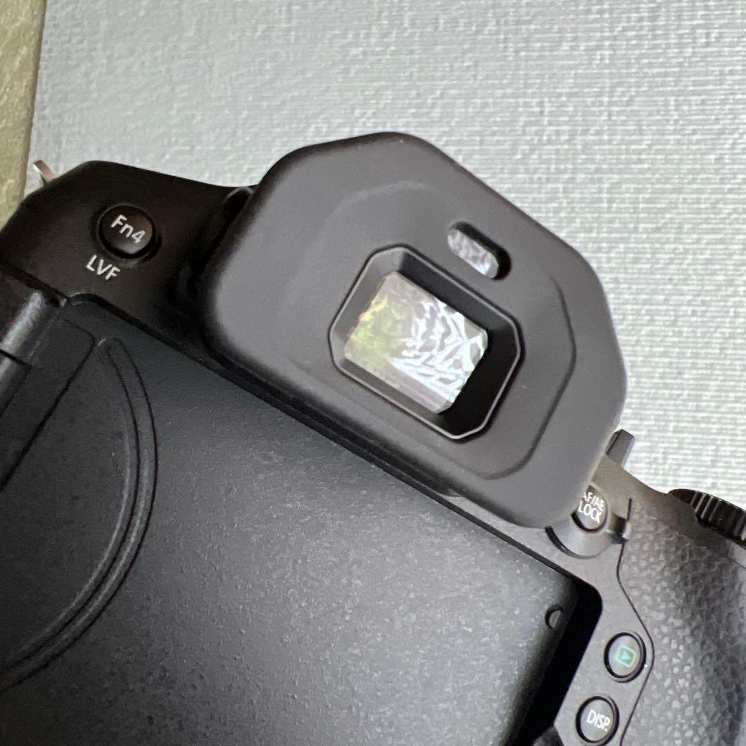 Panasonic LUMIX DMC-FZ300 ショット数3302回