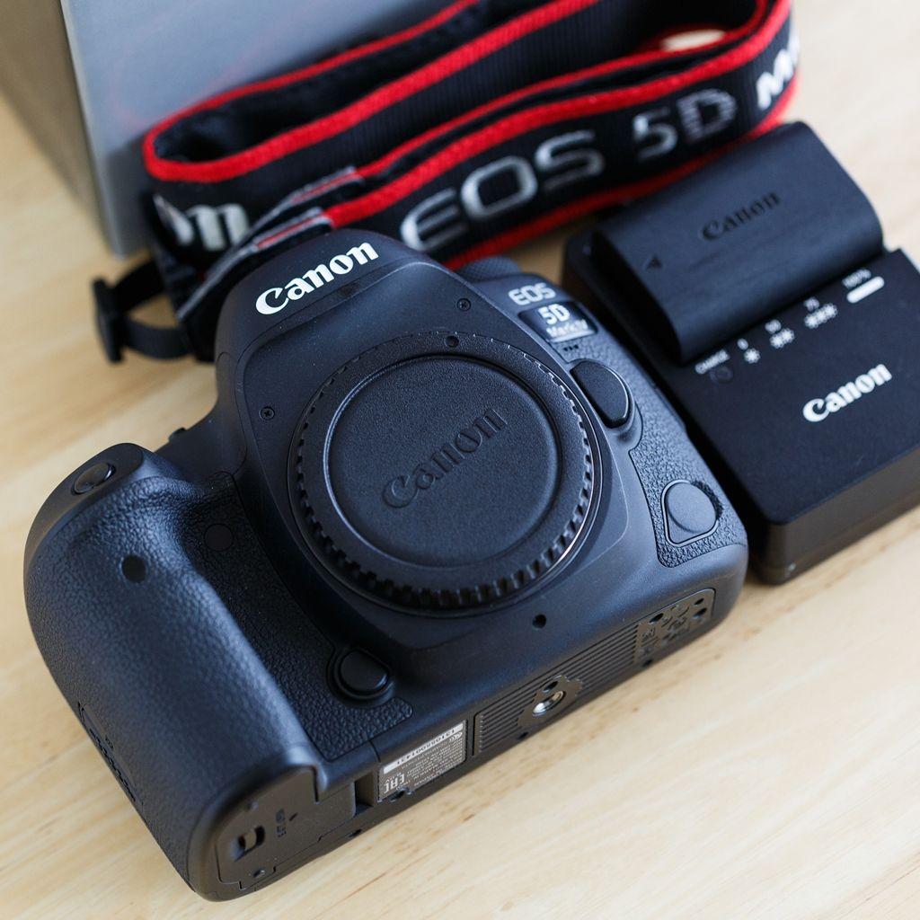 Canon EOS 5D Mark IV 本体