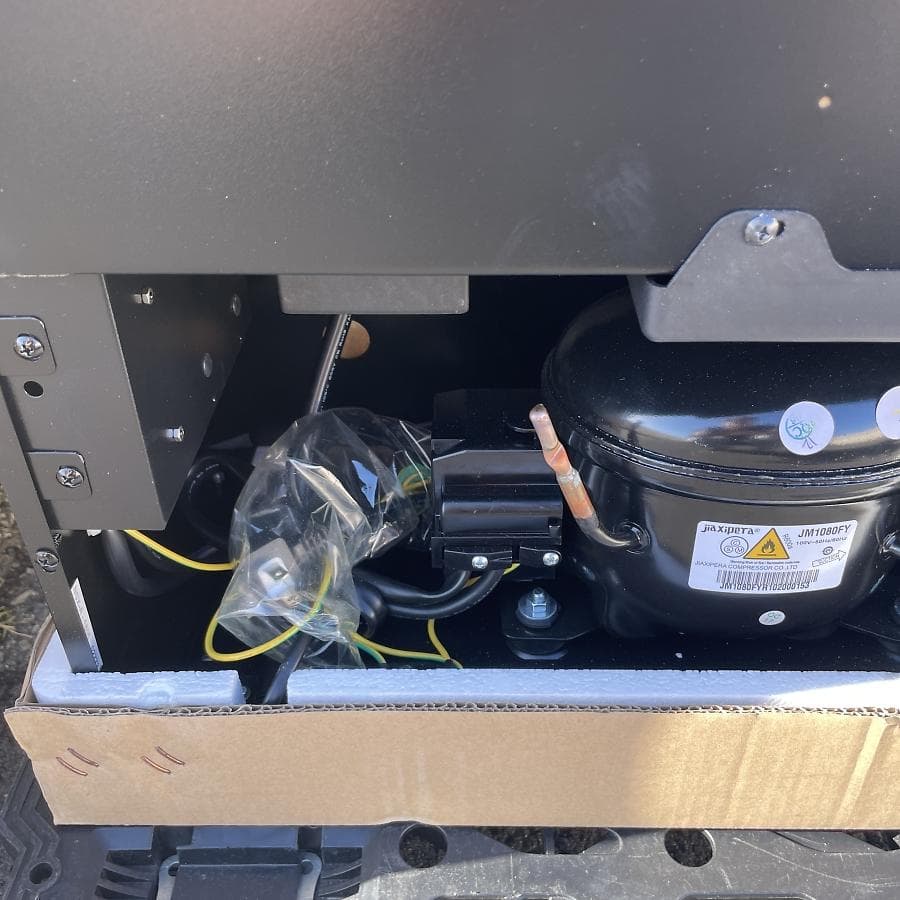 未使用■三ツ星貿易 ワインセラー 32本 エクセレンス MB-6110C