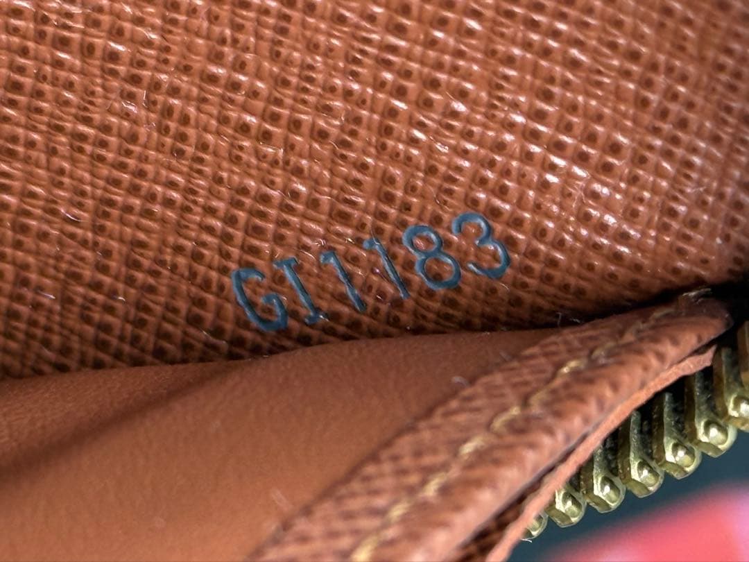 極美品！LOUIS VUITTONルイヴィトン　ジッピーウォレット長財布