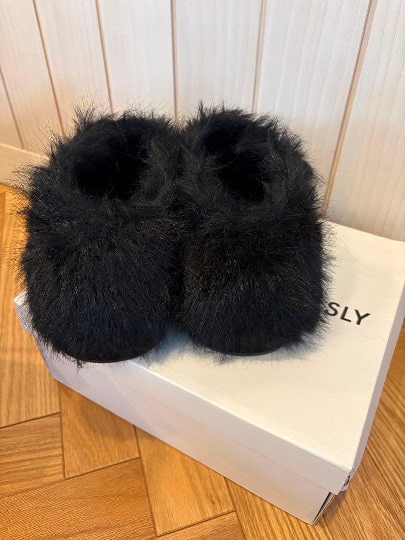 【美品】SLY 厚底ロングファーサンダル　M