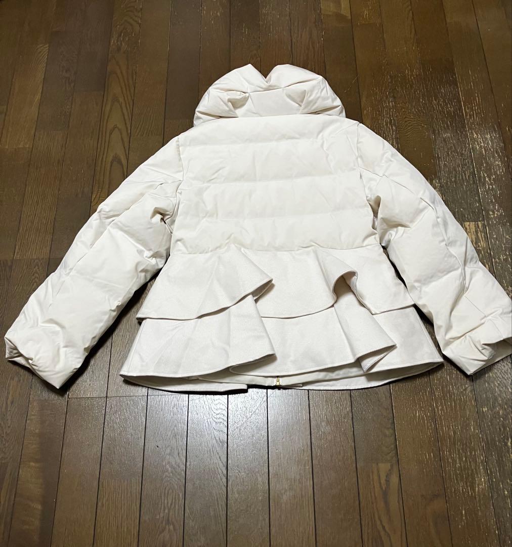 ★DONA MARIE★キュート！フリルダウンジャケット（M・オフホワイト）