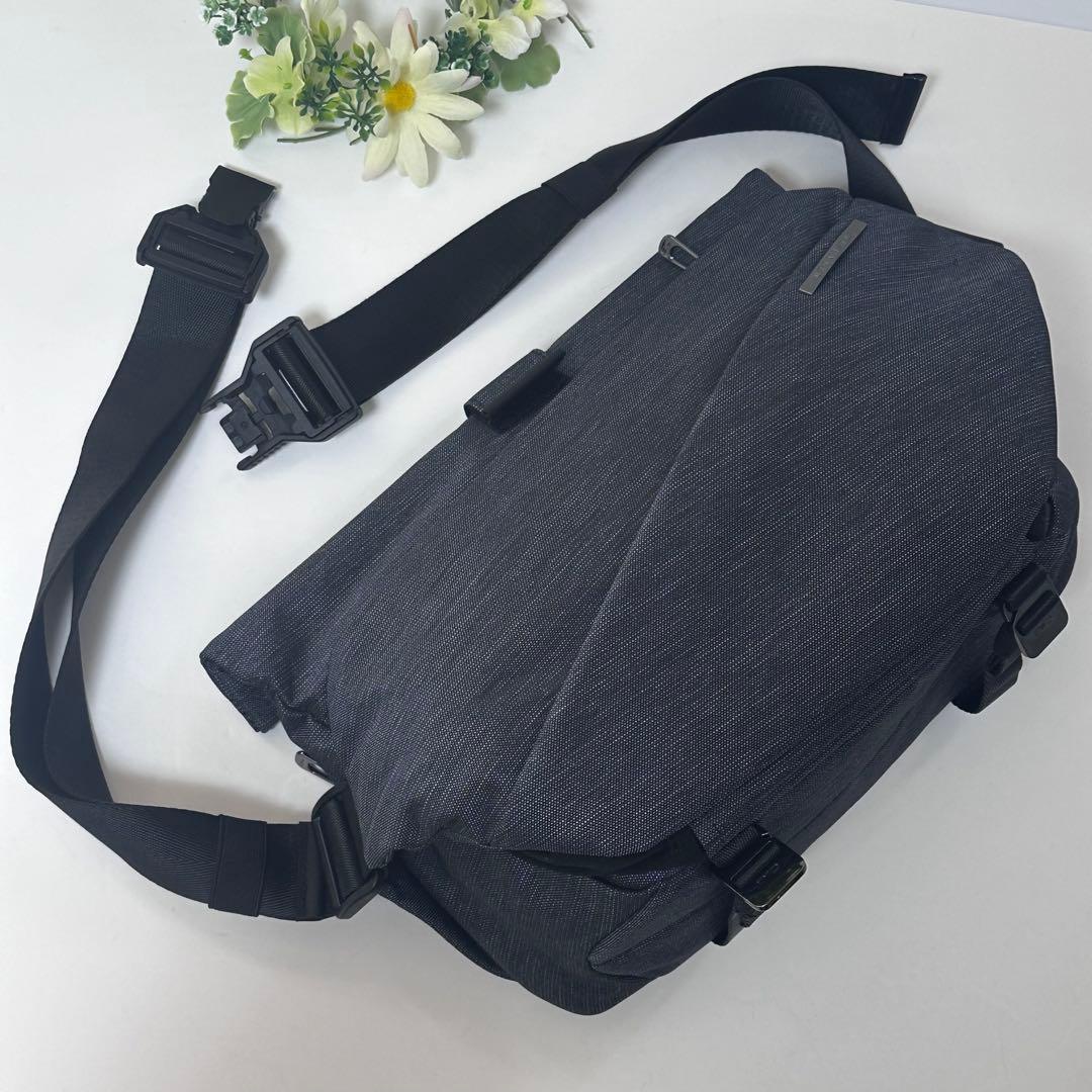 【使用感少ない】R1 NIID × URBANATUREスリングバッグ