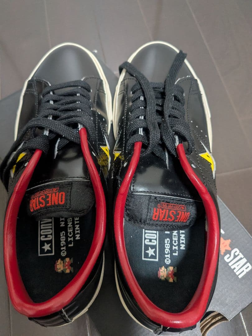 ONE STAR ブラック/レッド スニーカー