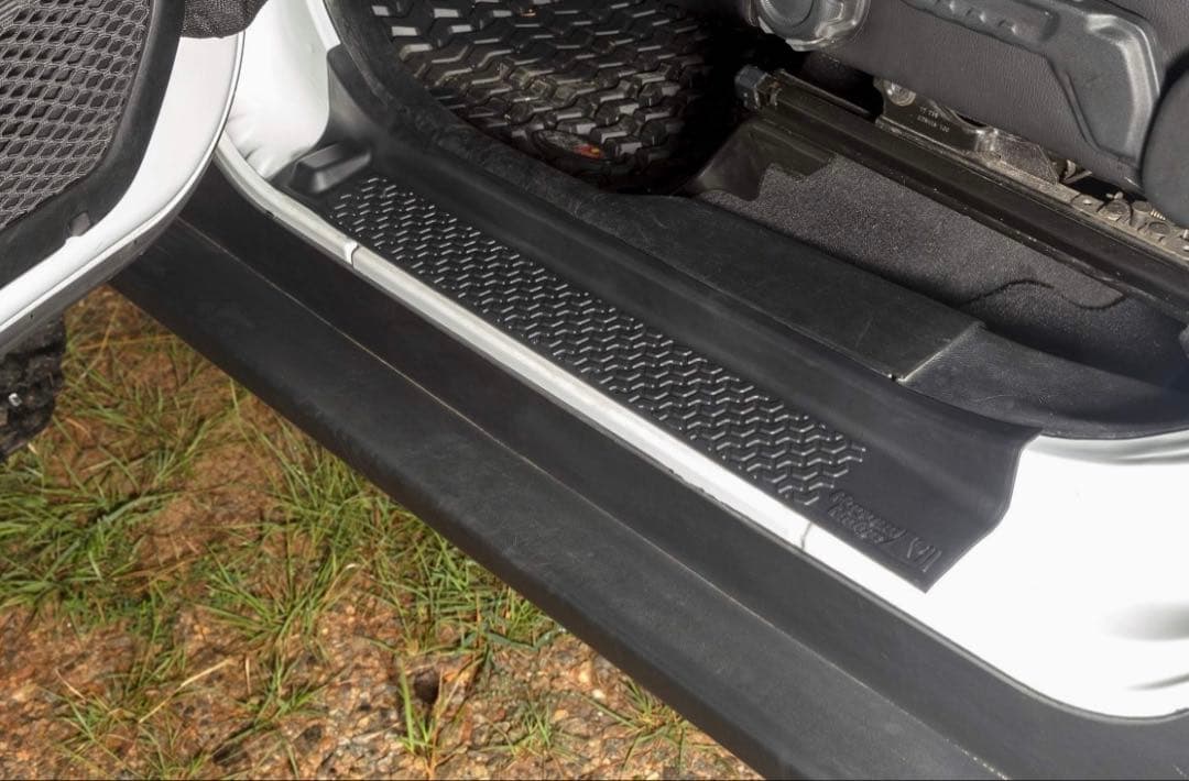 Rugged Ridge ジープ JLラングラー ドアシルプロテクター