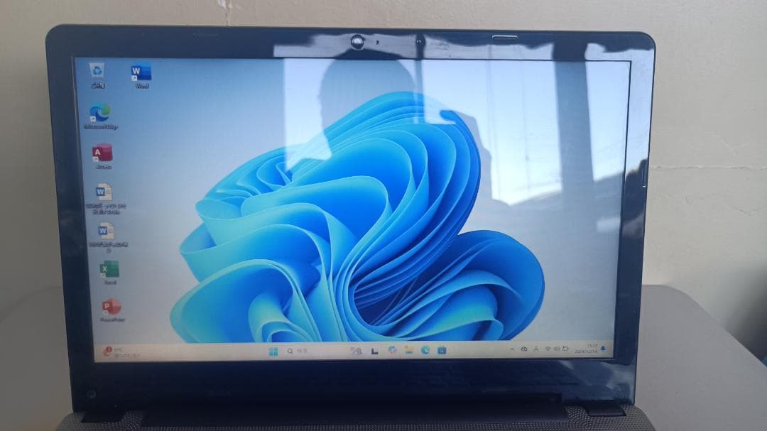 ノートパソコン第六世代 Core i3 SSD メモリ 8G office