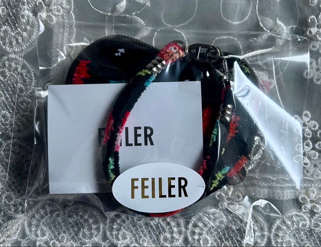 【新品未使用】FEILER チェリー柄 ハート型ポーチ