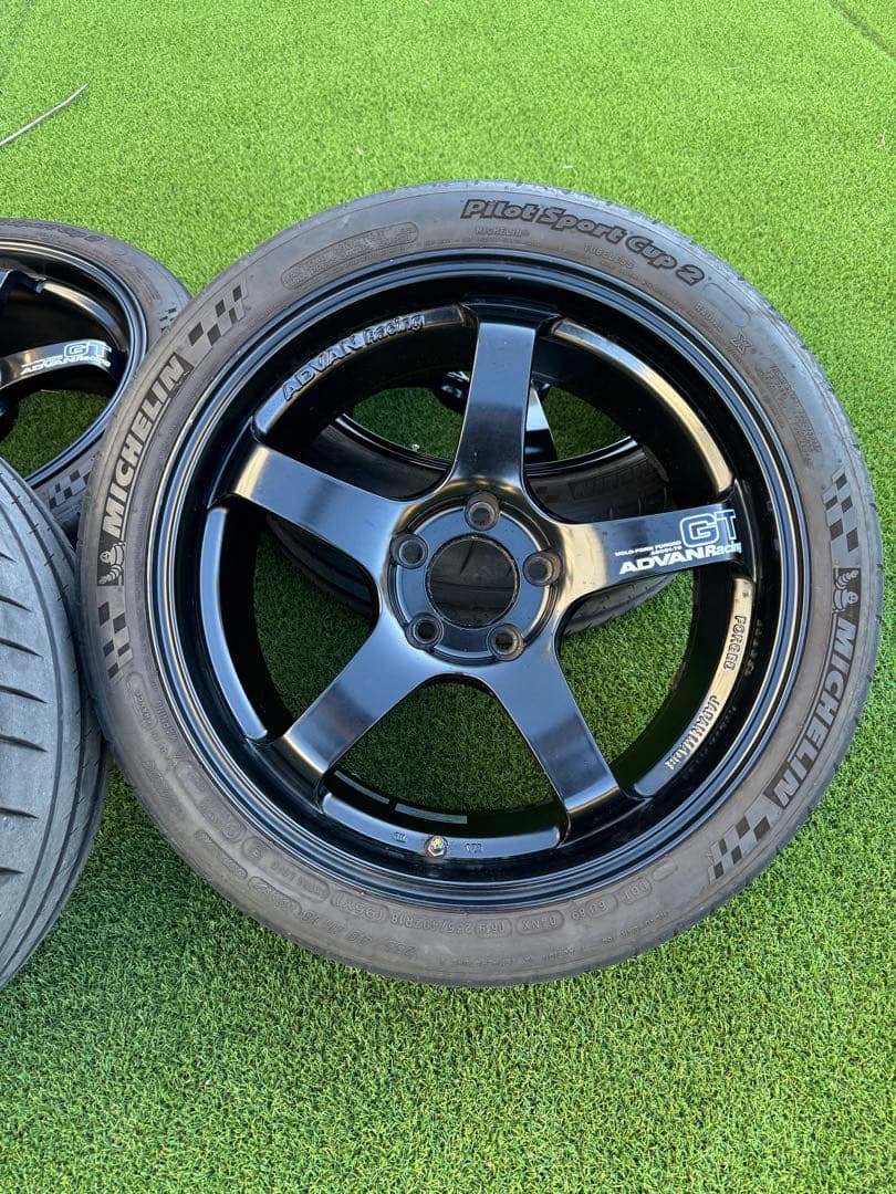 ADVAN Racing GT 18インチ　8.5J +38 4本