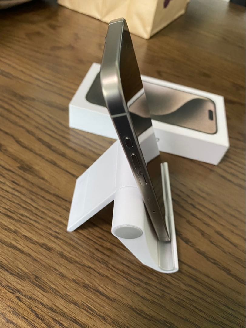 Apple iPhone15pro 128GBナチュラルチタニウム SIMフリー