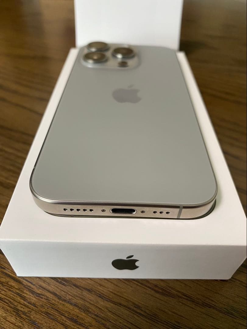 Apple iPhone15pro 128GBナチュラルチタニウム SIMフリー