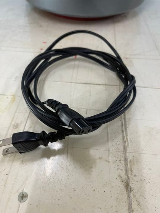 2年ぐらい使用していましたので擦り傷などあります。