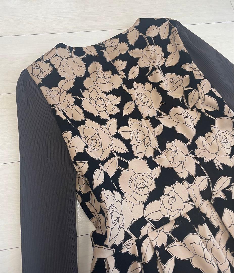 土日限定お値下げ　エムズグレイシー　お袖リブ花柄がエレガントなワンピース　44