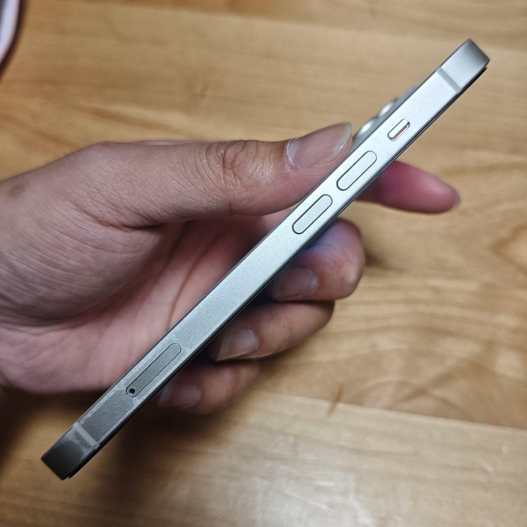 【格安】iPhone 14 128GB スターライト simフリー本体