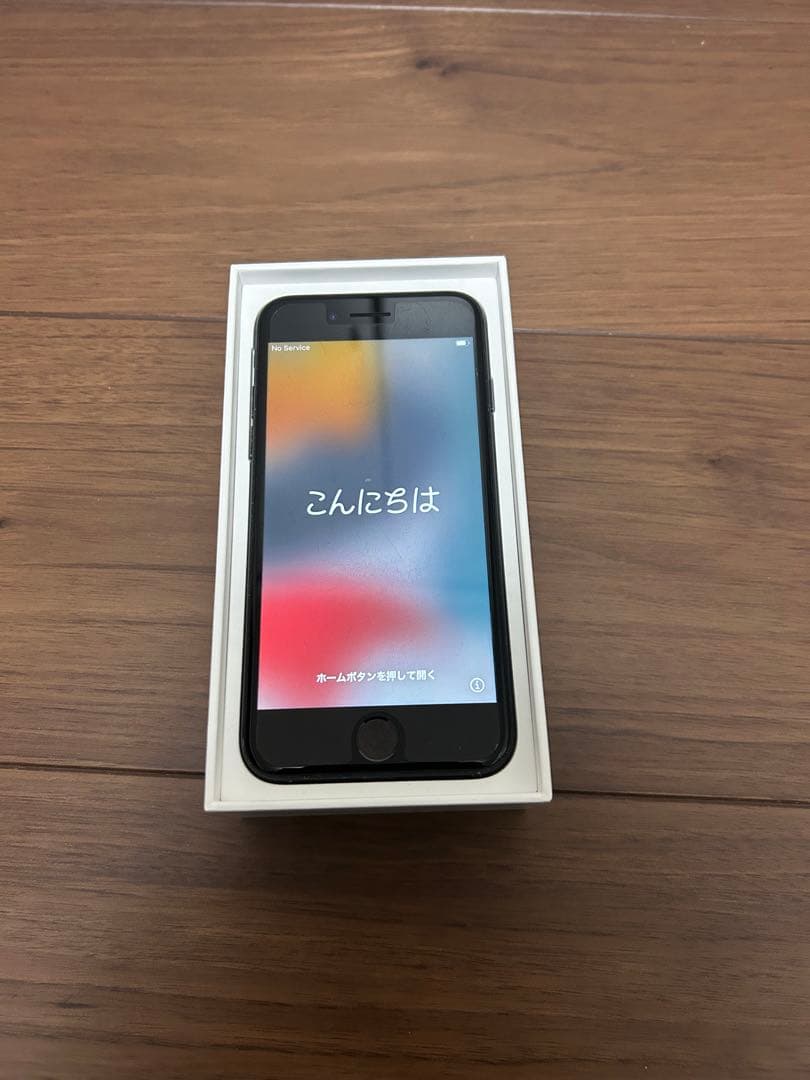 Apple iPhone 7 ブラック　本体