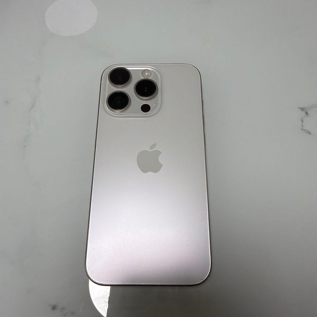 美品 Apple iPhone15 Pro 256GB SIMフリー