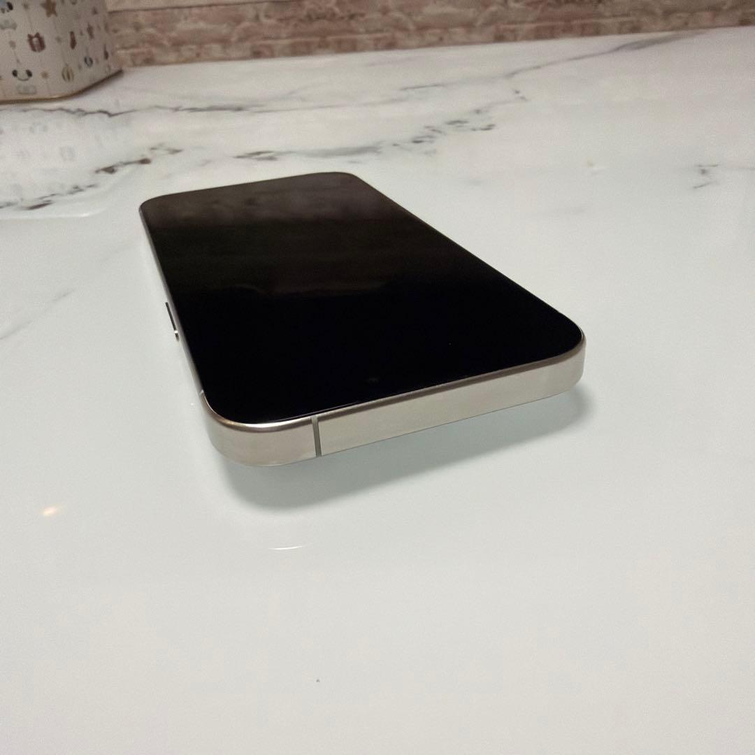 美品 Apple iPhone15 Pro 256GB SIMフリー
