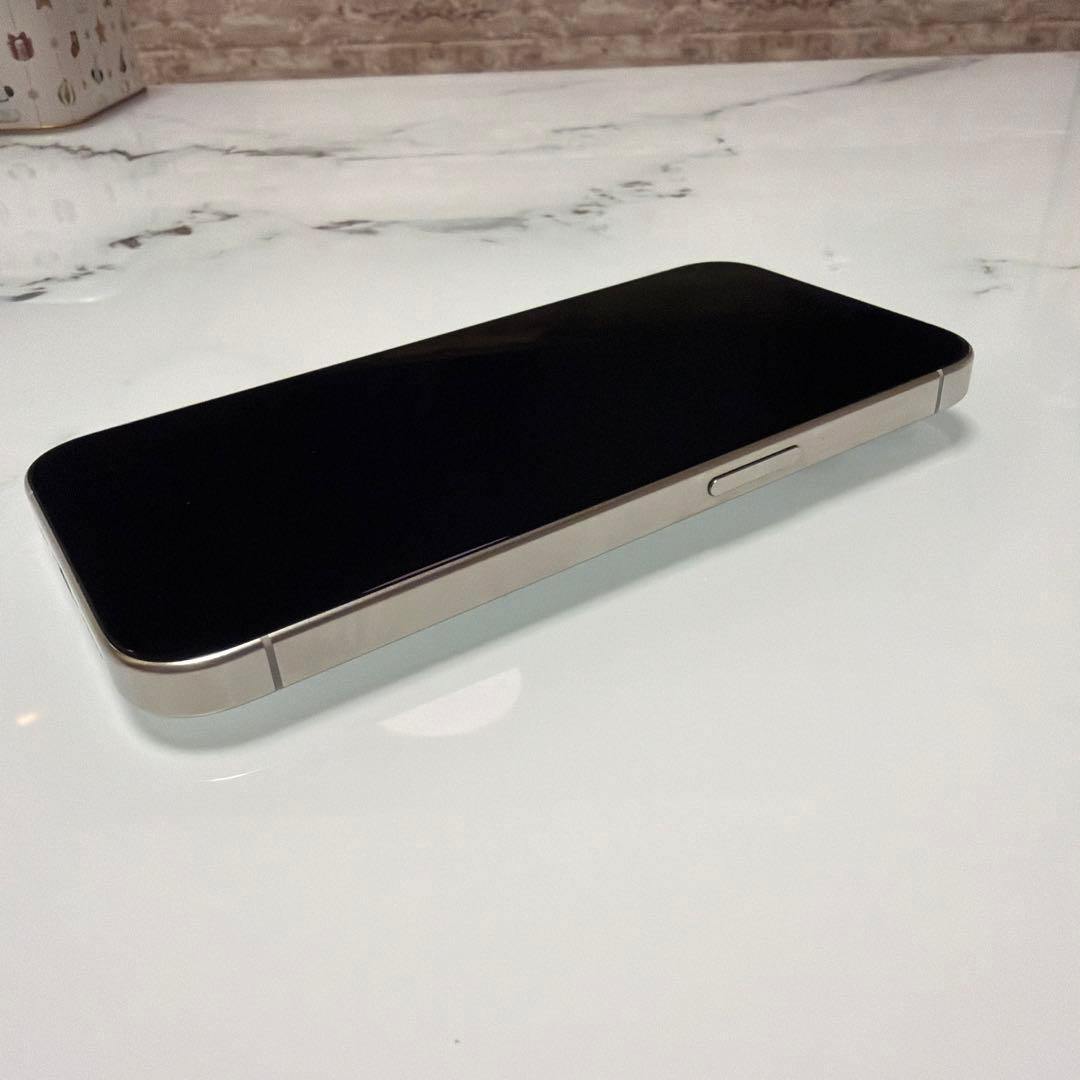 美品 Apple iPhone15 Pro 256GB SIMフリー