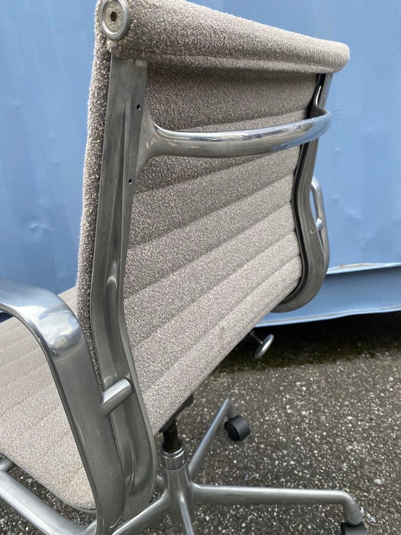 B)HermanMiller■イームズ アルミナムチェア