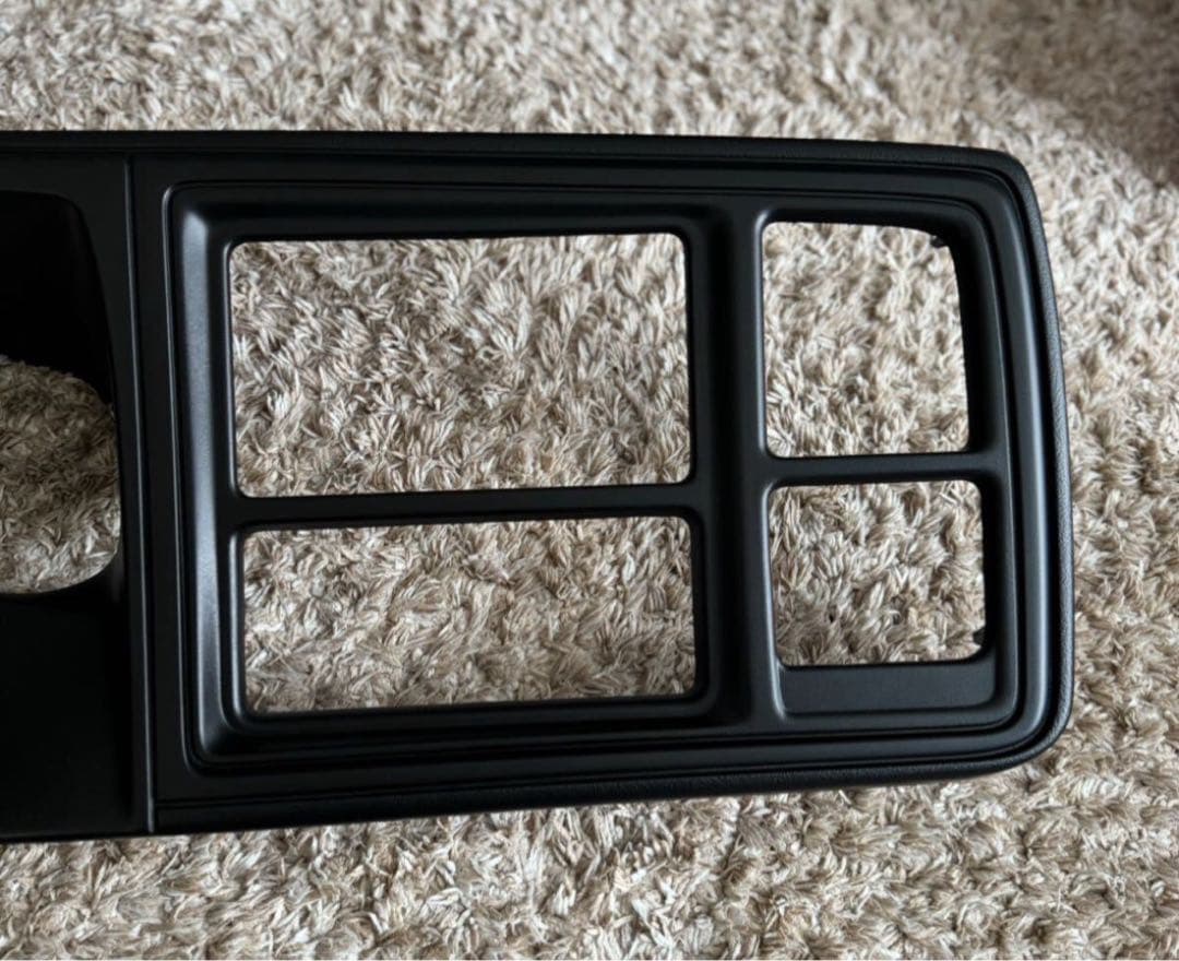 エスカレード　2004 スピードメーター　グリル　マッドブラック