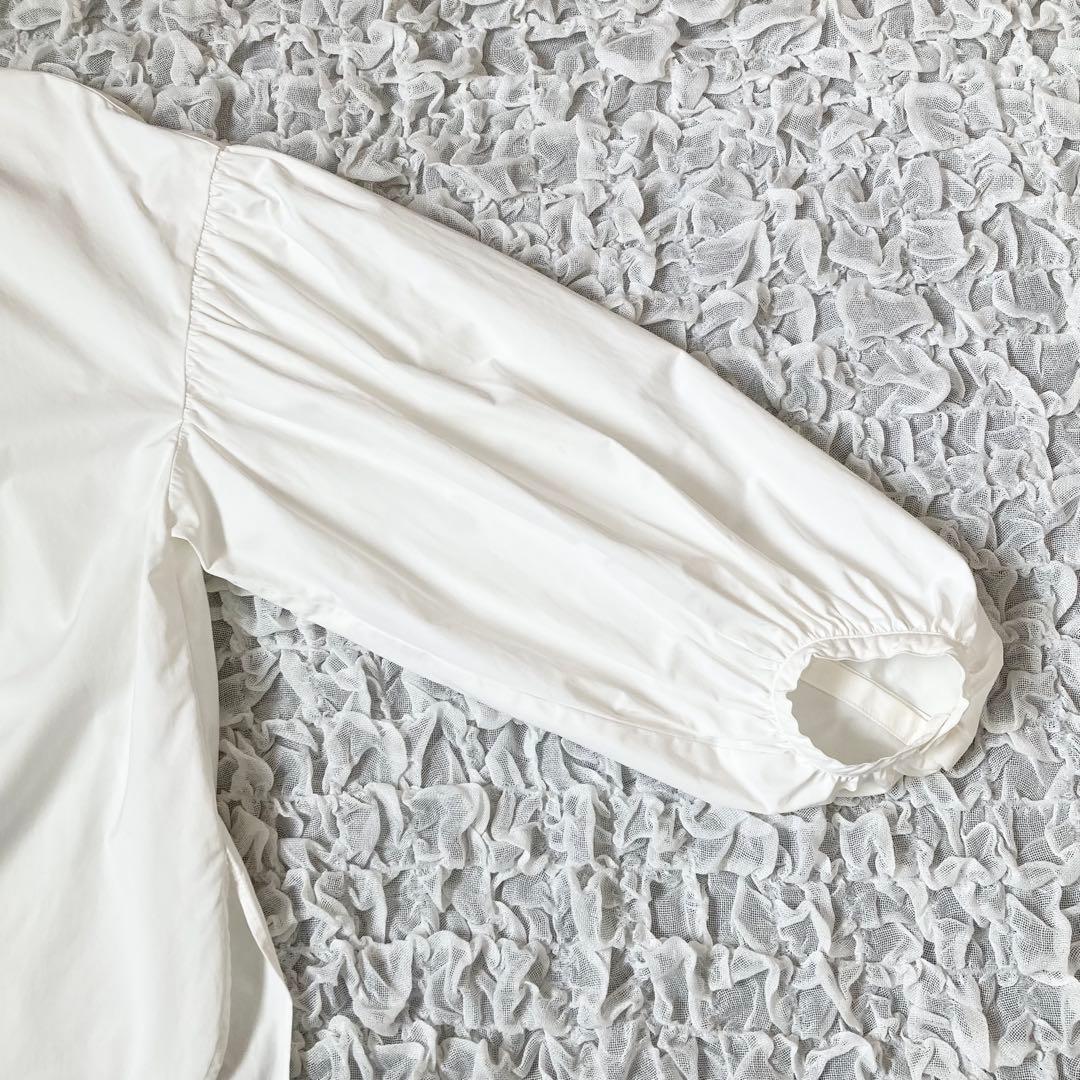 ADORE アドーア　スタンドカラーブラウス　M L 白　袖ボタン　ボリューム袖