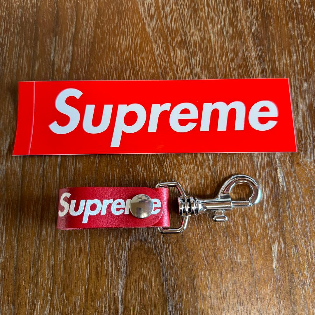 未使用 Supreme(シュプリーム)レザーキーホルダー レッド