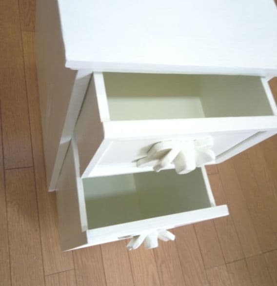 たいやきもふもふアンティーク調リボン飾りキャビネット