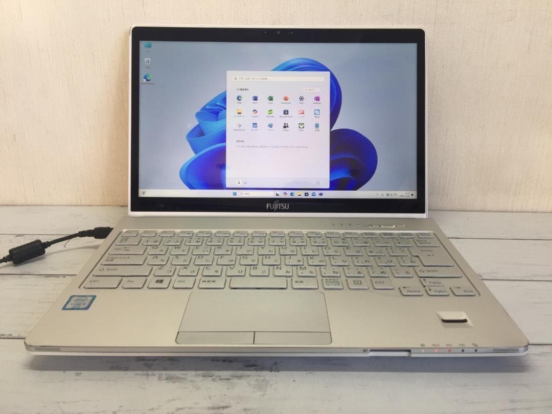 富士通 LIFEBOOK SH90/X 13.3型高解像度TFT 軽量コンパクト