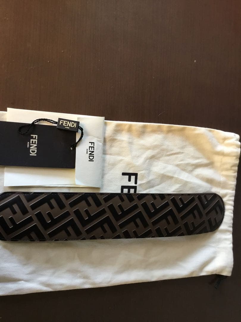 FENDI FFロゴ ストラップスルー