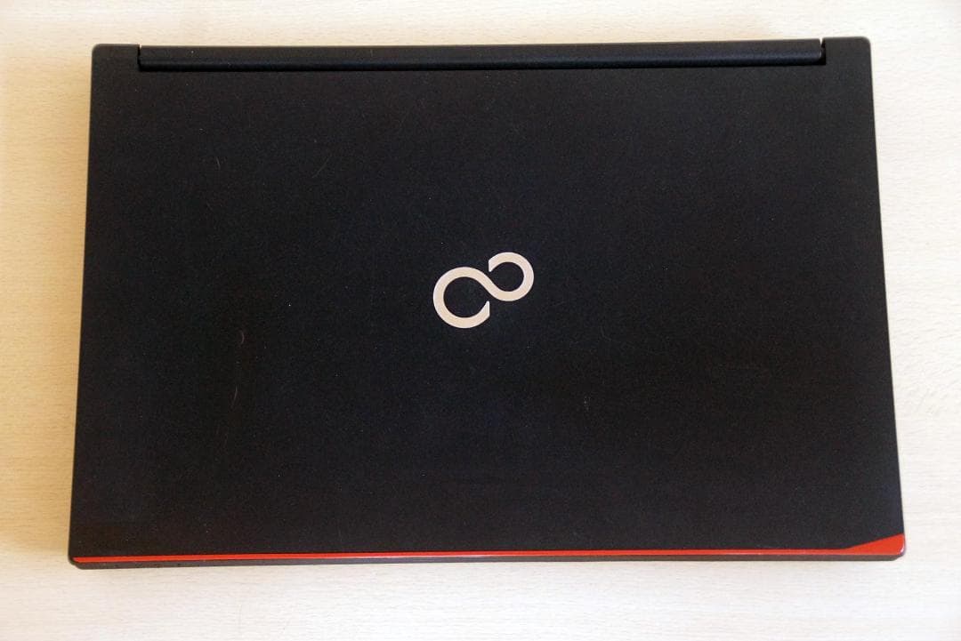 富士通 第8世代Core-i3 メモリ8GB SSD256GB Office